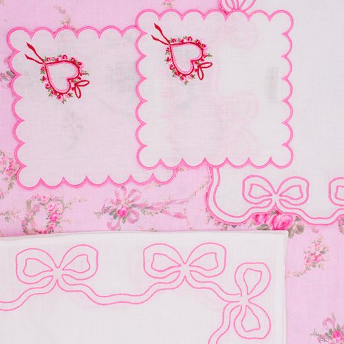 festivepink TABLERUNNERCOLOREDEMBROIDERY LH087 1603 FESTIVEPINKGHOSTMANNEQUIN0134